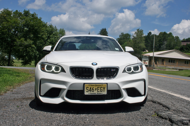 Illustration for article titled The 2017 BMW M2 Is Exactly What You Want A Modern M Car To Be